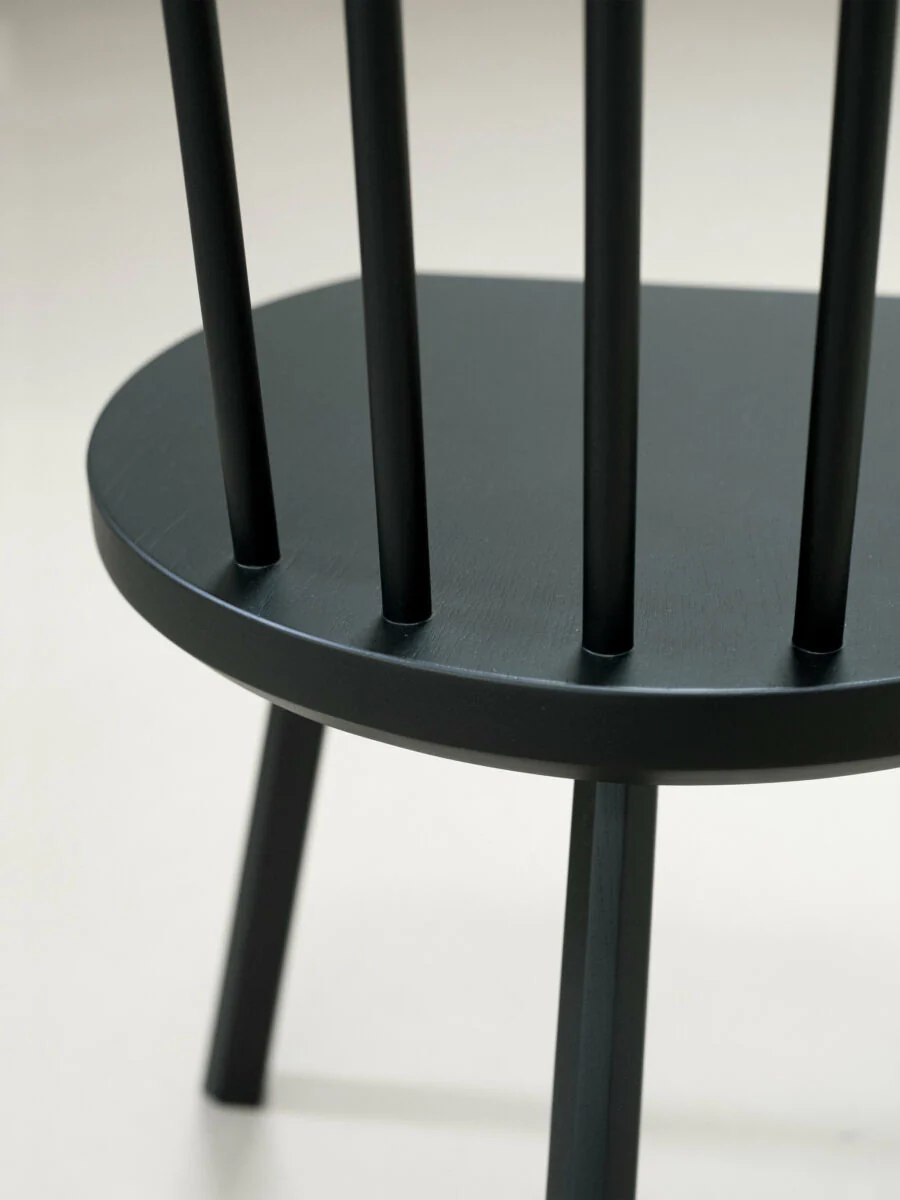 DW 03 Chair (Black) - Image 3